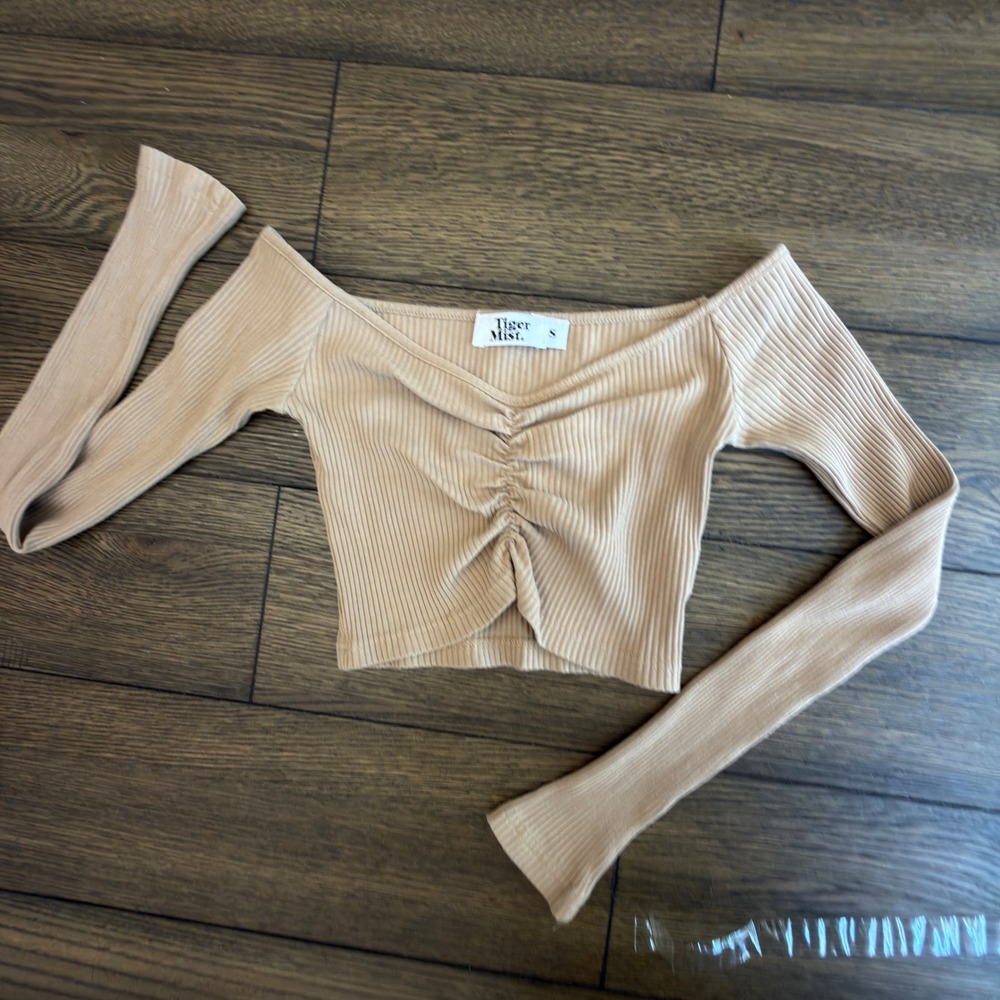 Tiger Mist Tan Ribbed Long Sleeve Ruched Off Shoulder Crop Top Small